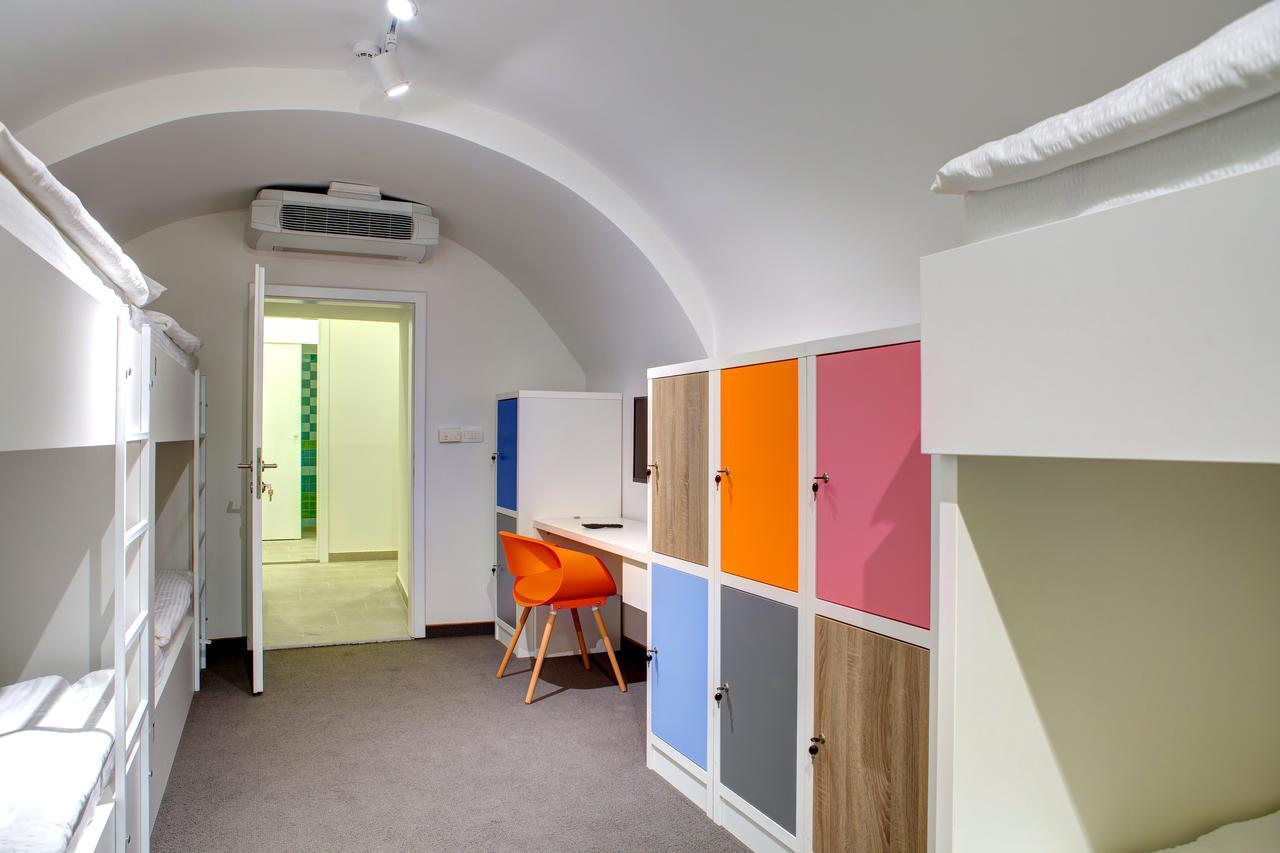 Starmo Hostel モスタル エクステリア 写真