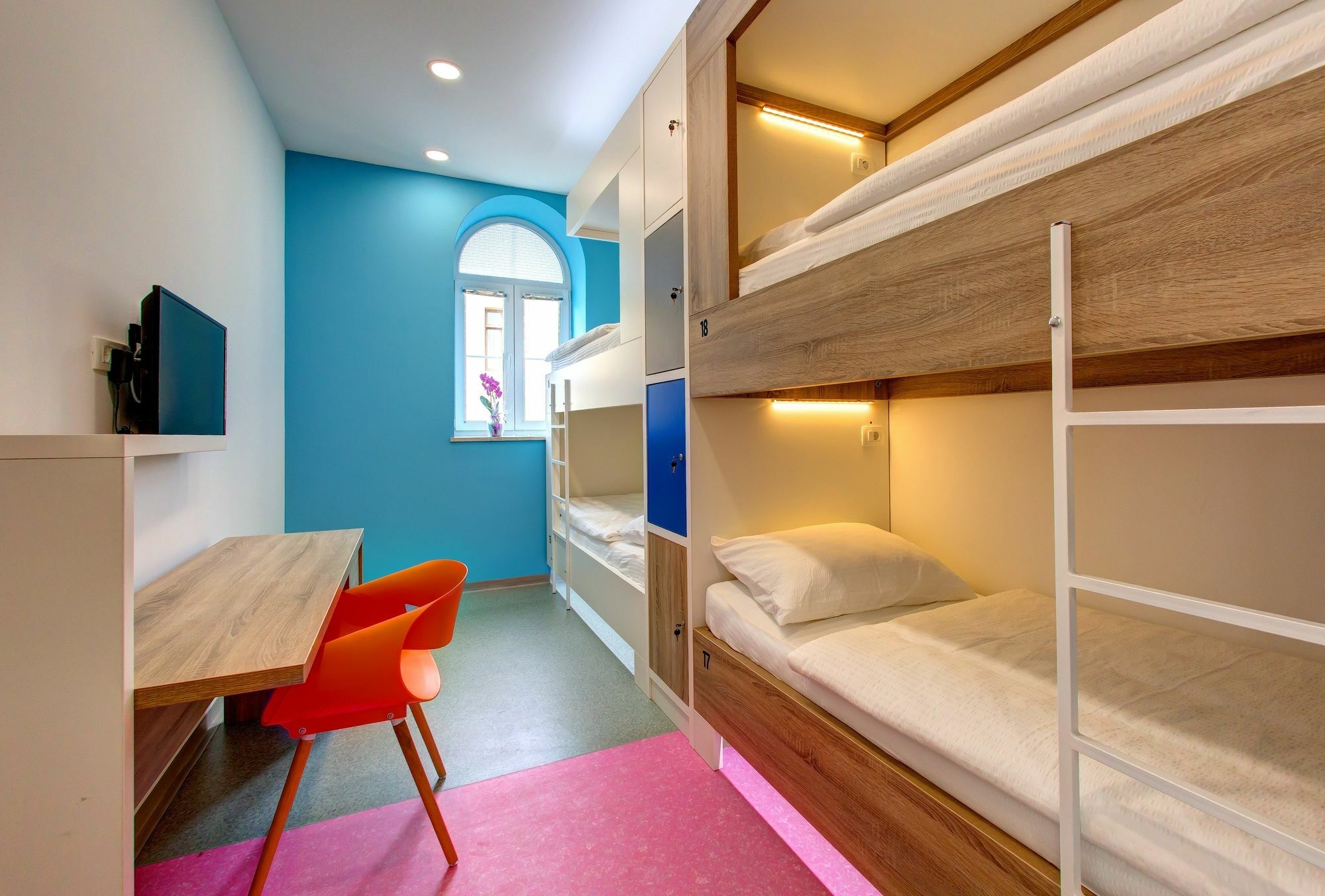 Starmo Hostel モスタル エクステリア 写真
